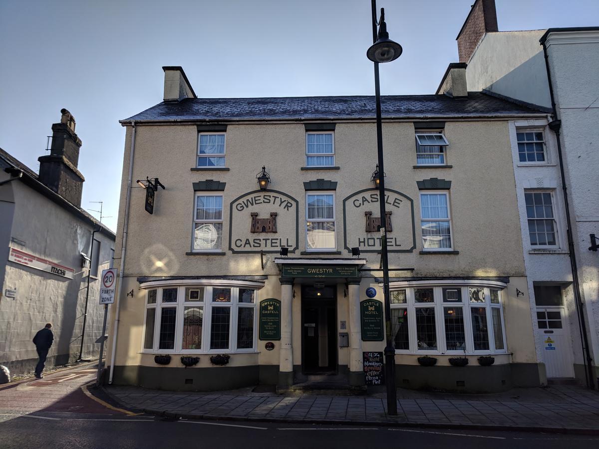 The Castle Hotel Lampeter Exterior foto
