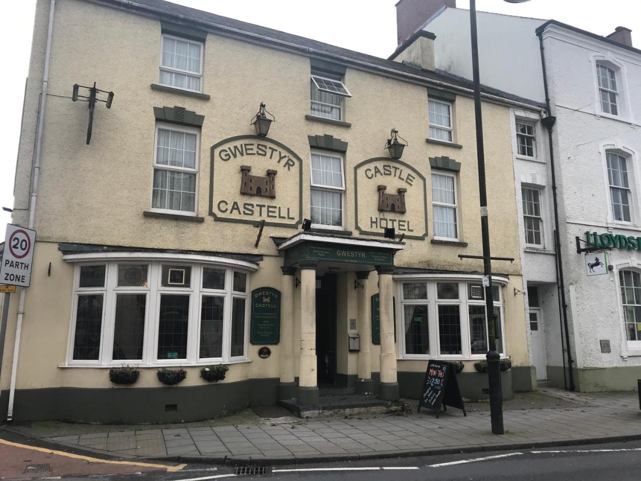 The Castle Hotel Lampeter Exterior foto