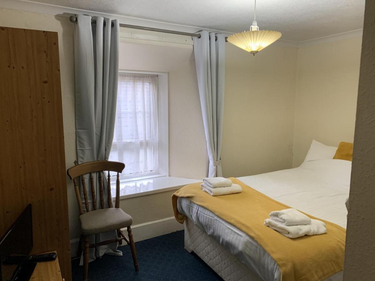 The Castle Hotel Lampeter Exterior foto